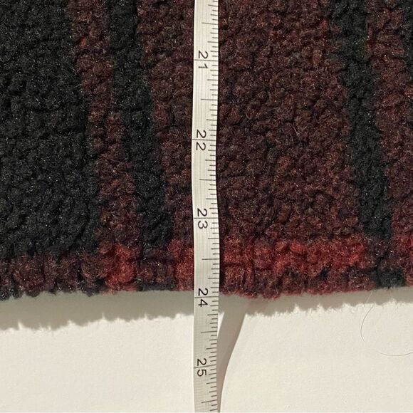 Women's dylan Red & Black Plaid Open Front Sherpa Vest Size Small - Picture 8 of 8